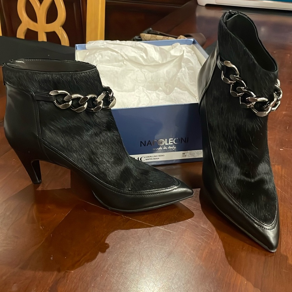 Napoleoni booties with chain size 40